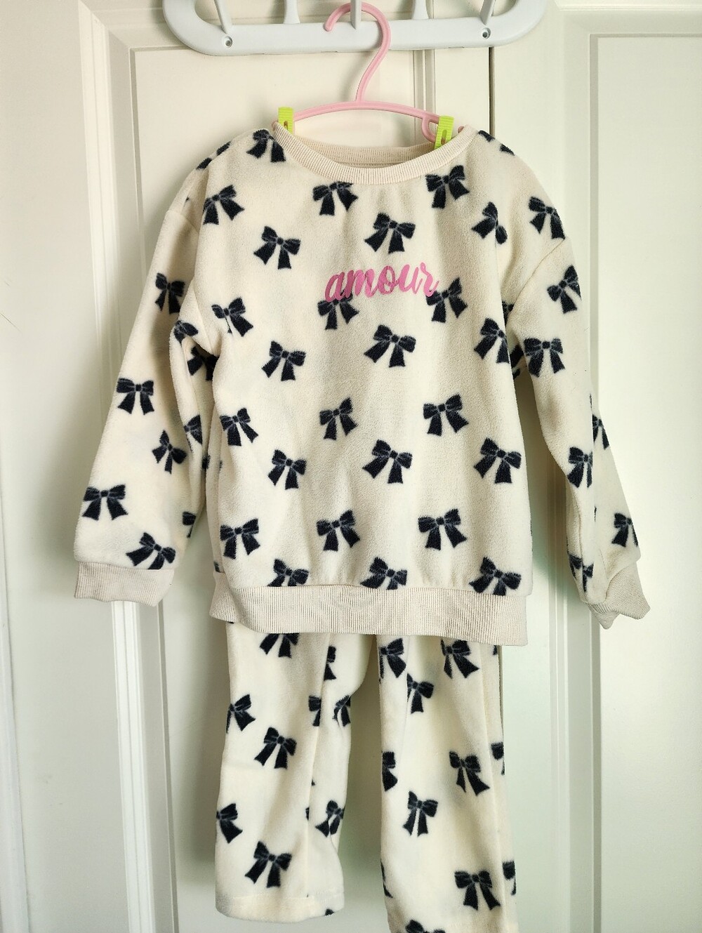 2/$20 Kiabi Girls Fleece Amour Pajamas - Sz 5